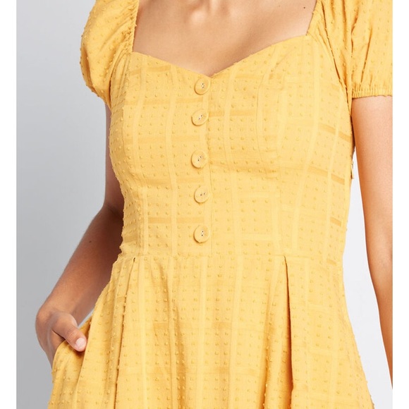 ModCloth knee length Yellow Linen Dress - Picture 4 of 6